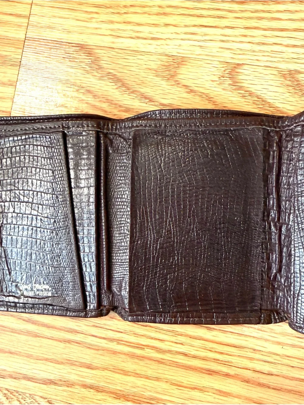 Vintage Prince Gardner Genuine Pebbled Pigskin Trifold Wallet.Made in the USA